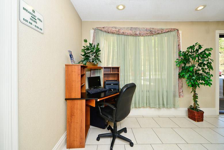 Manchester Heritage Inn & Suites Εξωτερικό φωτογραφία